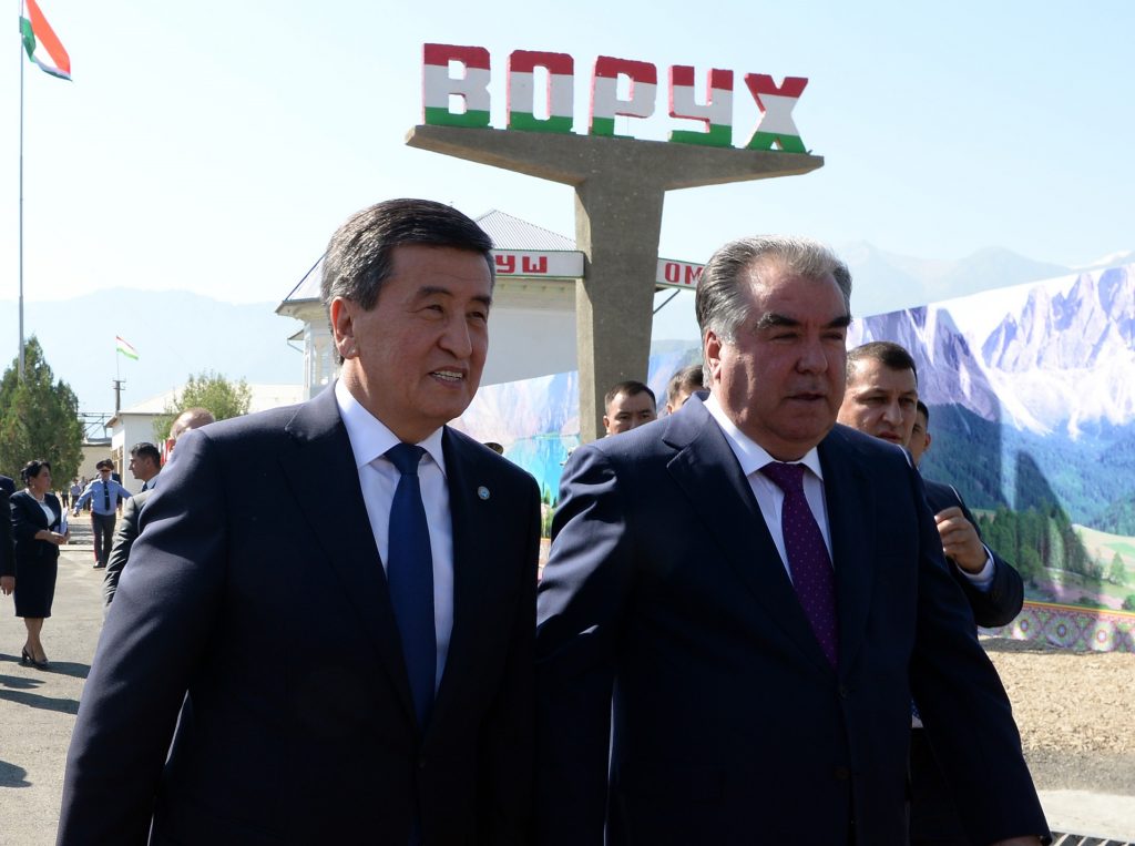 Vorukh Sooronbaï Jeenbekov Emomalii Rahmon Tadjikistan Kirghizstan Diplomatie Rencontre