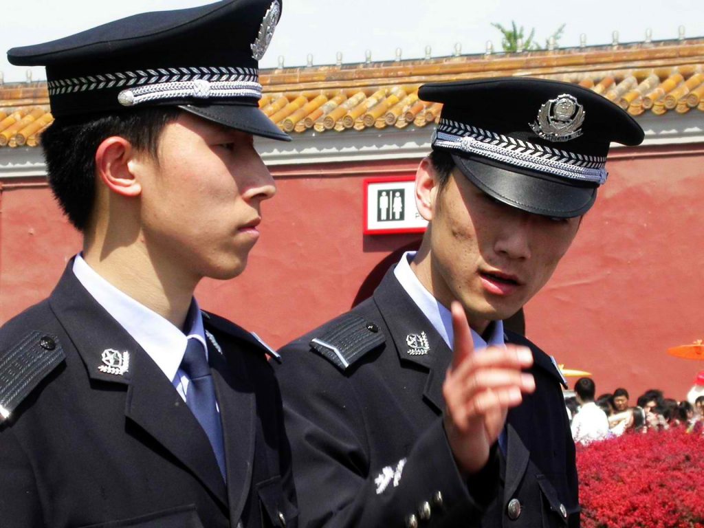 Kirghizstan police chine xinjiang