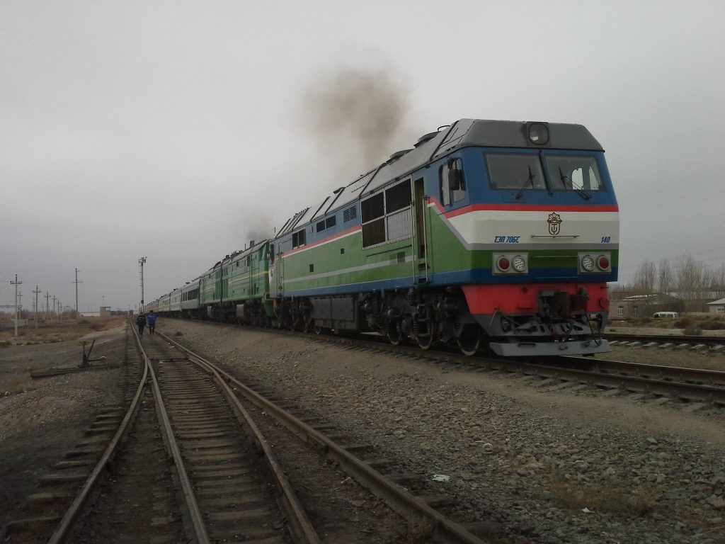 Train Ouzbékistan Kazakhstan Frontière Extorsion garde-frontière corruption