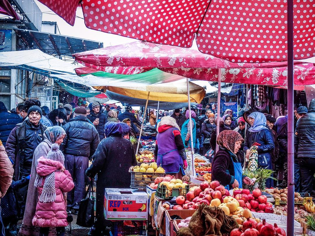 Tadjikistan Isfara neige bazar