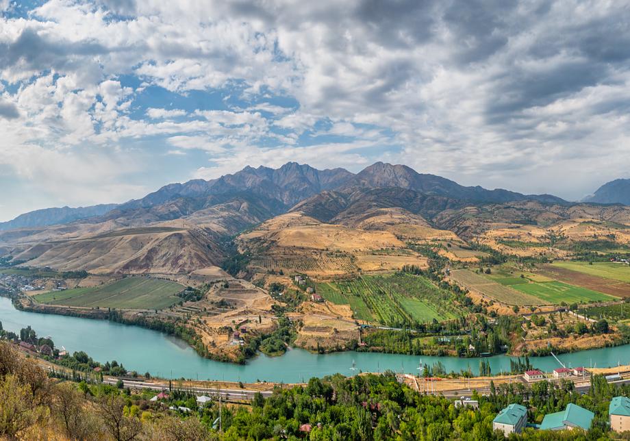 Ouzbékistan Bostanlyk Tourisme Economie