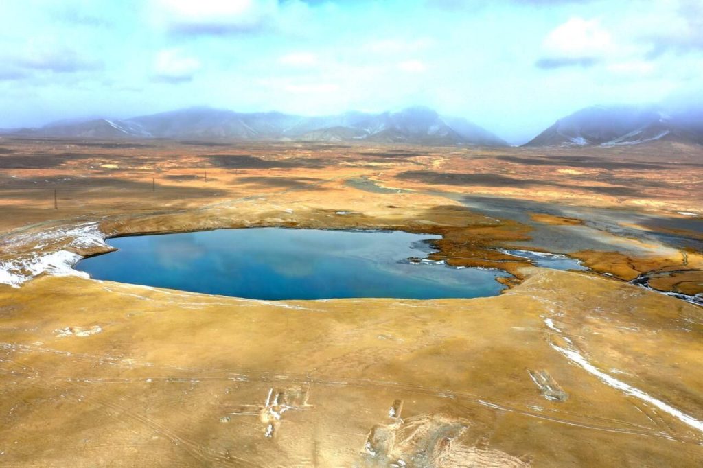 Naryn fleuve lac kirghizstan environnement nature eau steppes plaine