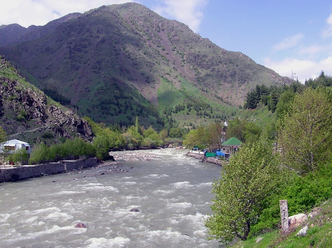 Tadjikistan Environnement Boisement Rivière Varzob