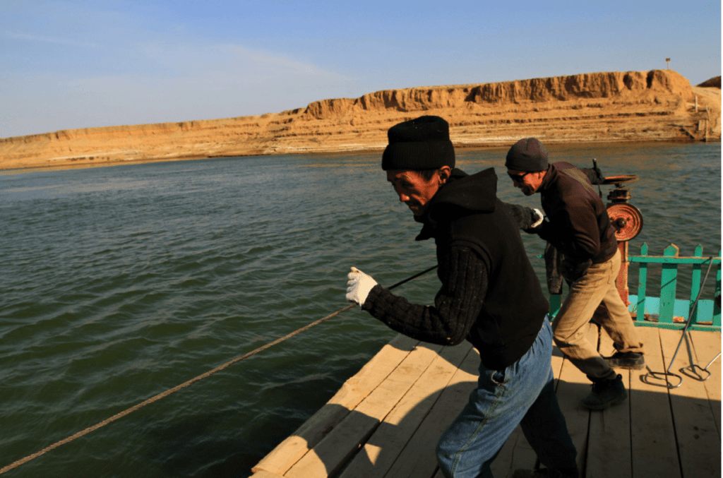 Passeurs Bacs Traversée Oural Kazakhstan Environnement