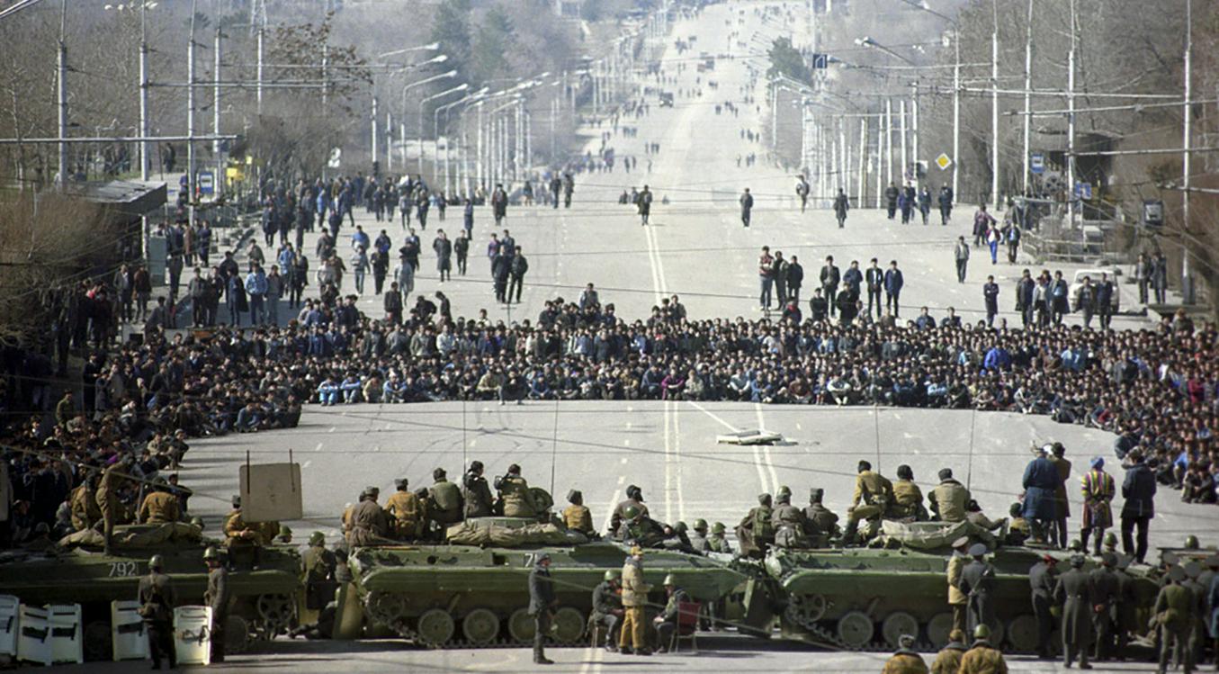 Douchanbe blindés guerre manifestations