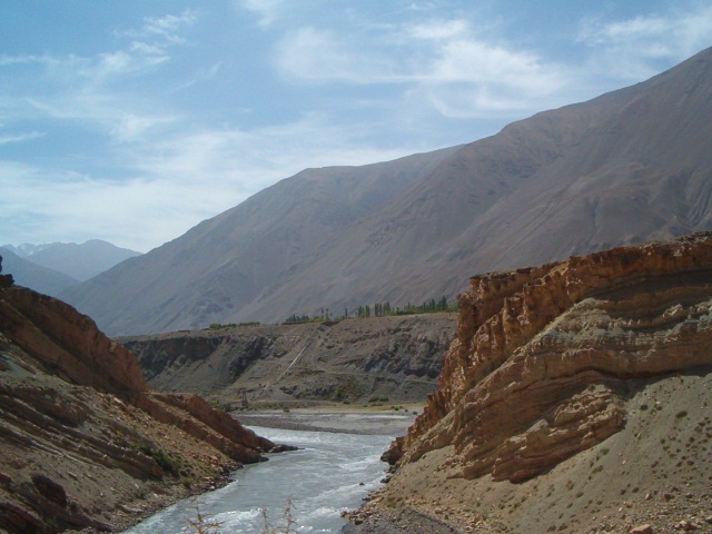 Zeravchan pollution déchets rivière