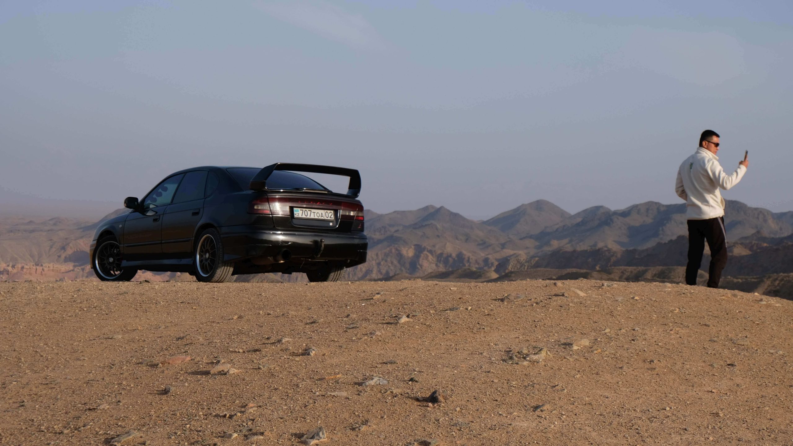 Photo du jour, Kazakhstan, Altyn-Emel, Voiture, Touriste