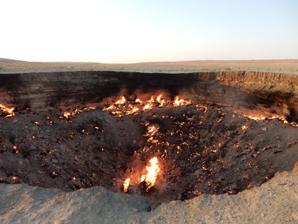 Turkménistan Darvaza cratère porte de l'enfer Gaz