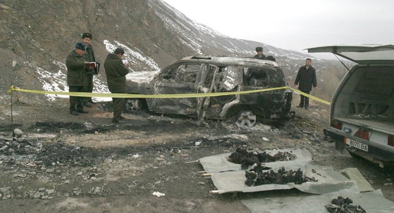 photographie Kirghizstan voiture brûlée Medet Sadyrkoulov