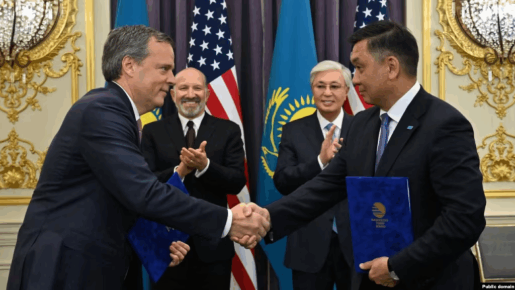 Le Kazakhstan et les États-Unis ont signé un accord sur les locomotives ferroviaires. New York, le 22 septembre 2025. Crédit: Radio Azattyq