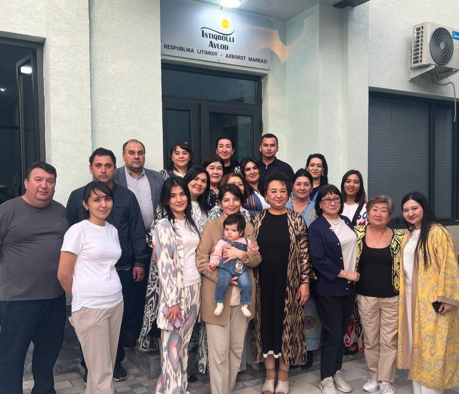 Les membres de l'organisation Istiqbolli Avlod, en Ouzbékistan