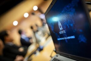 Le Tadjikistan figure comme le 3ème pays sollicitant le plus Interpol, souvent pour traquer injustement ses opposants à l'étranger, selon une l'enquête journalistique de Disclose et la BBC (illustration). Crédit : Wikicommons