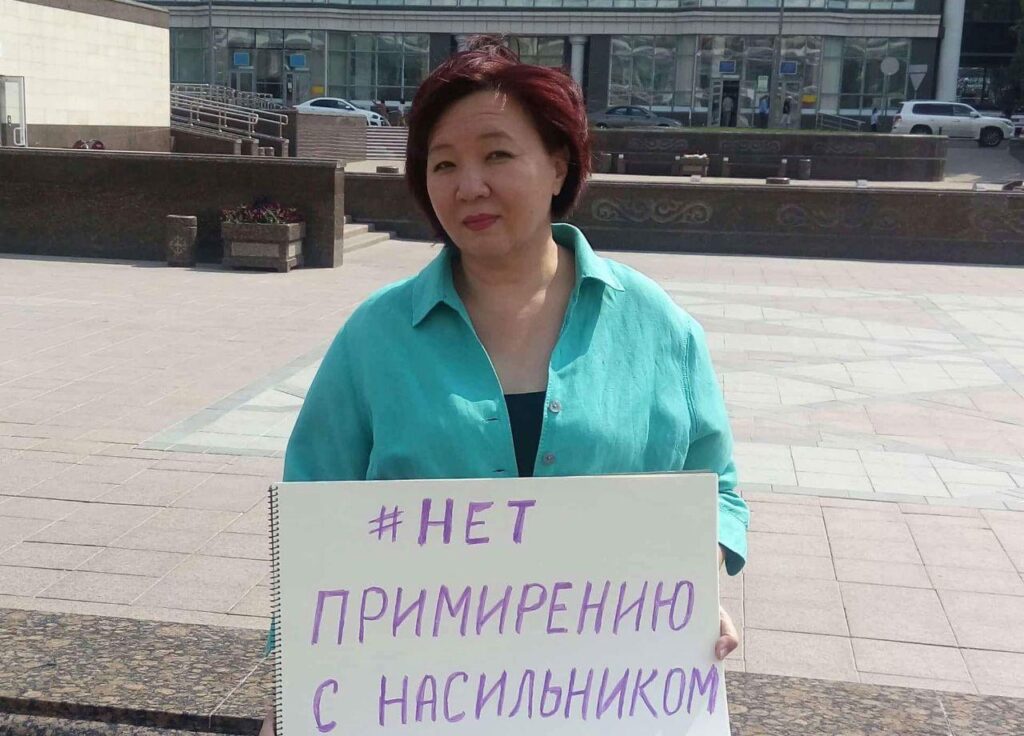 Dina Smailova, militante des droits des femmes et fondatrice de Nemoltchi.kz. Crédits : Toraismordora/ Wikimedia Commons