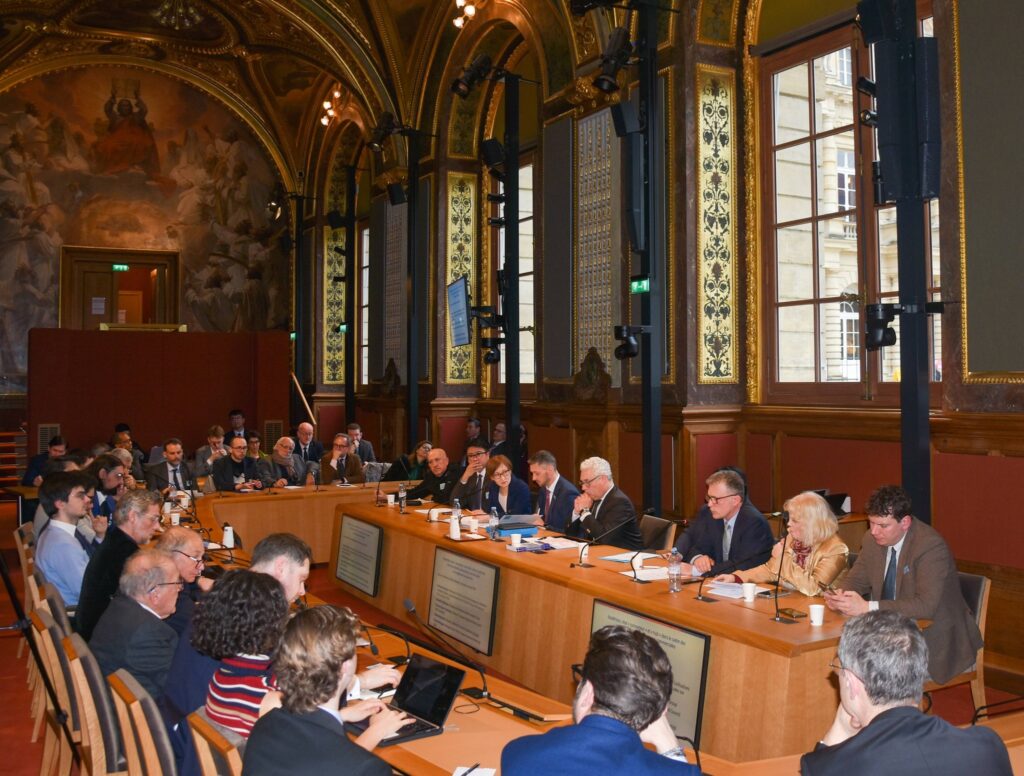 Une table ronde autour du Kazakhstan et de sa relation avec la France s'est déroulé au Sénat, le 13 février. Crédit : Ambassade du Kazakhstan en France