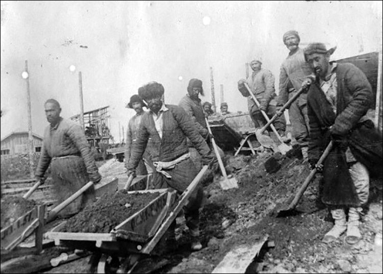 Tadjiks travailleurs Oural