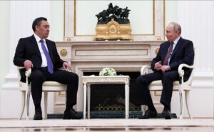 Le président russe Vladimir Poutine et le président kirghiz Sadyr Japarov se sont rencontrés au Kremlin, à Moscou, le 23 avril dernier. Crédit : Ministère des Affaires Etrangères de la Russie