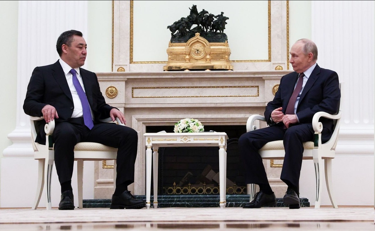 Le président russe Vladimir Poutine et le président kirghiz Sadyr Japarov se sont rencontrés au Kremlin, à Moscou, le 23 avril dernier. Crédit : Ministère des Affaires Etrangères de la Russie