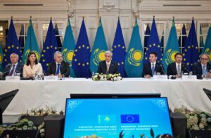 En visite à Bruxelles le 22 juin 2026, le président du Kazakhstan KAssym-Jomart Tokaïev a rencontré ses homologues européens et s'est rendu à un forum économique UE-Kazakhstan. Crédit : Akorda.