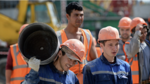 Pays d'émigration, l'Ouzbékistan fait pourtant aussi appel à des travailleurs étrangers dans certains secteurs, notamment la construction (illustration). Crédit Pavel Lisitsyne / RIA Novosti
