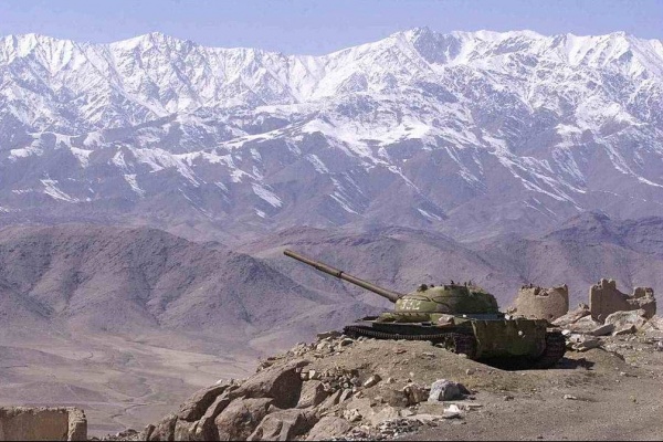 Afghanistan char guerre montagnes